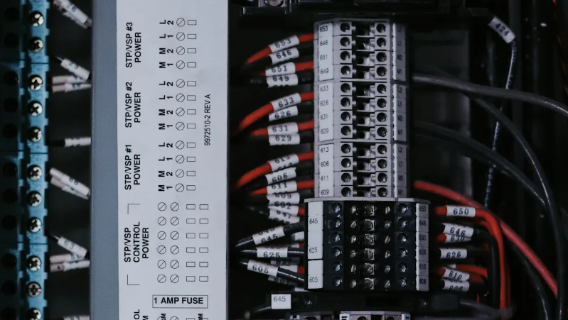 Bộ điều khiển hệ số công suất tự động